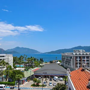Berry Bella Hotel